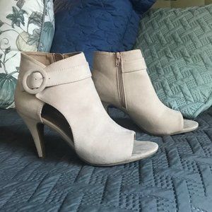 Lavan Open Toe Buckle Heeled Bootie